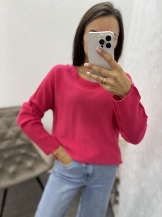 Džemperis ar garām piedurknēm.