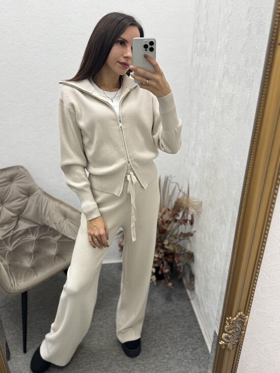 Superīgs komplekts.