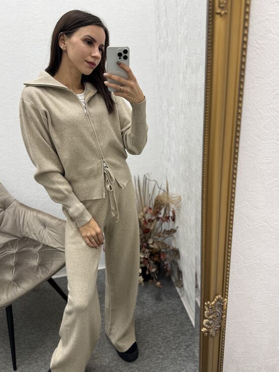 Superīgs adīts komplekts