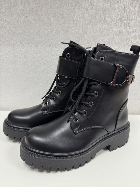 Zābaki ar siltinājumu,ādveidigs materiāls.