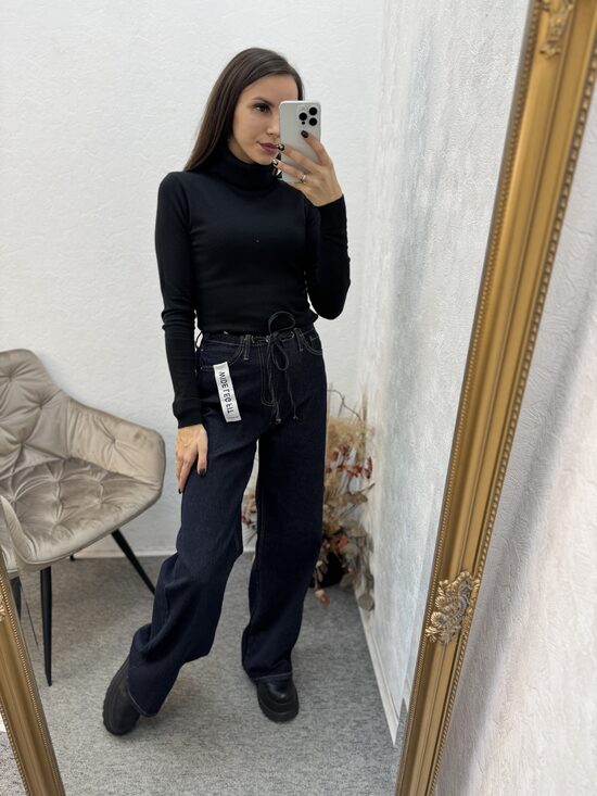 Wilde leg fit džinsi.