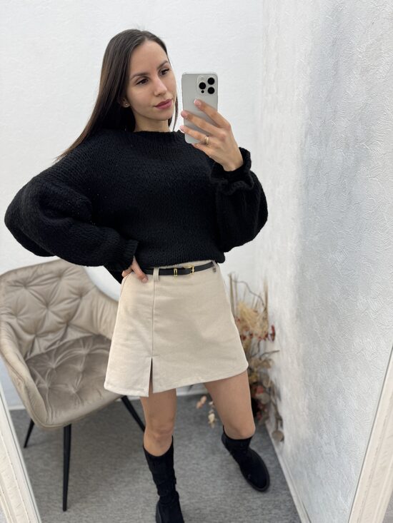 Šortsvārki bēša krāsa.