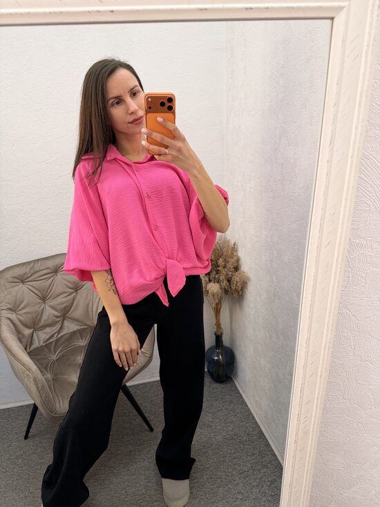 Blūze ar balona tipa rokām.