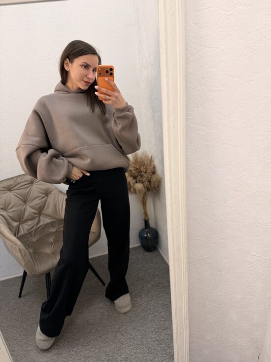 Melni wilde  leg džinsi.