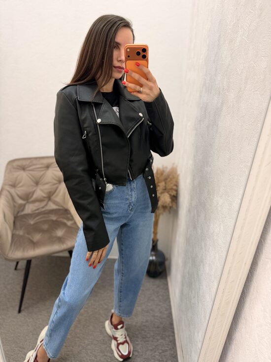 Īsa Ēķi ādas jaciņa.